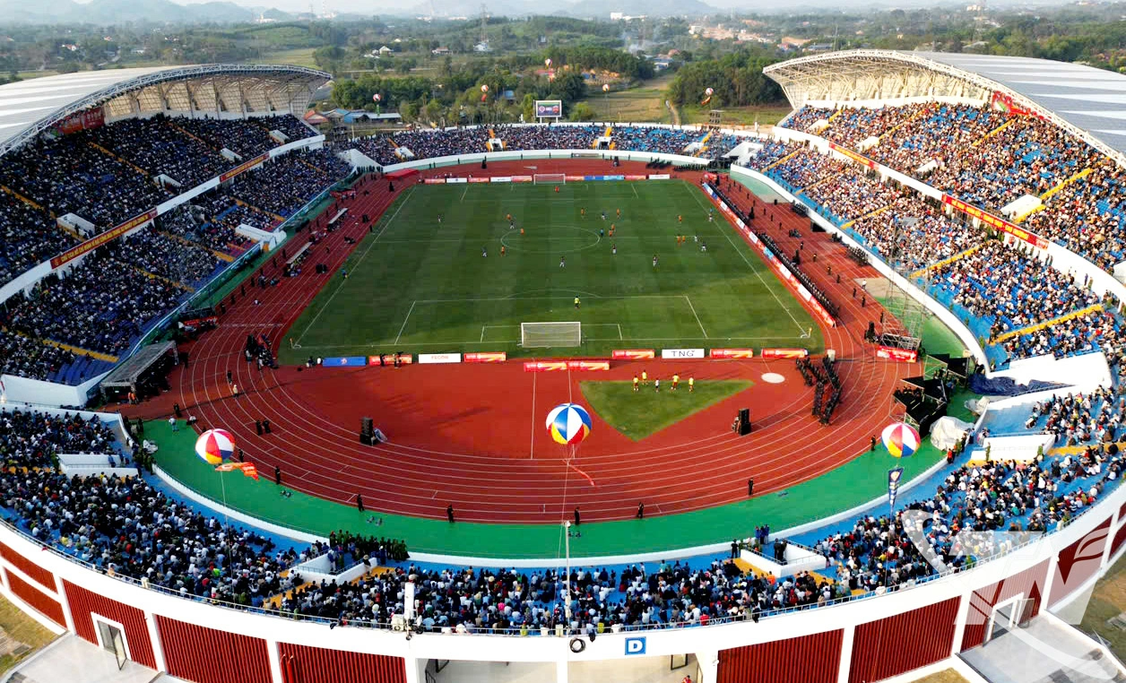 Sân vận động Thái Nguyên vừa được khánh thành, có quy mô hiện đại, sức chứa hơn 22.000 chỗ ngồi, là công trình thể thao trọng điểm và địa điểm tổ chức các sự kiện văn hóa, thể thao lớn của tỉnh.