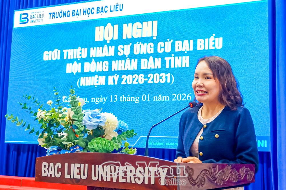 Thạc sĩ Phạm Thanh Loan ph&aacute;t biểu cam kết thực hiện tốt nhiệm vụ ứng cử vi&ecirc;n đại biểu HĐND tỉnh C&agrave; Mau theo quy định. Ảnh: Nh&agrave; trường cung cấp