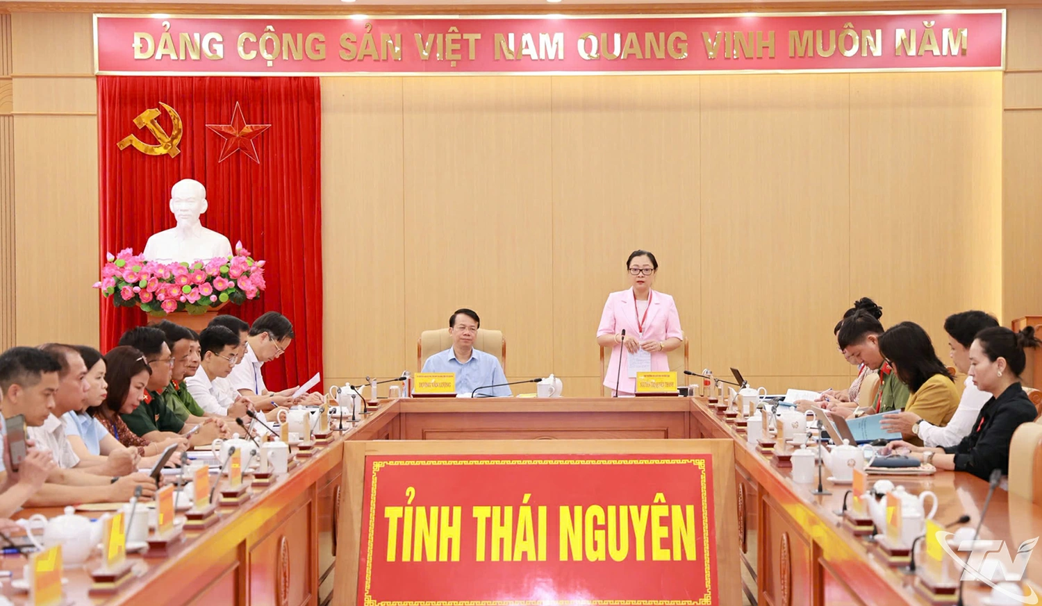 Thứ trưởng Bộ Giáo dục và Đào tạo Nguyễn Thị Quyên Thanh làm Trưởng đoàn công tác đã làm việc với Ban Chỉ đạo Kỳ thi tốt nghiệp THPT tỉnh Thái Nguyên. 