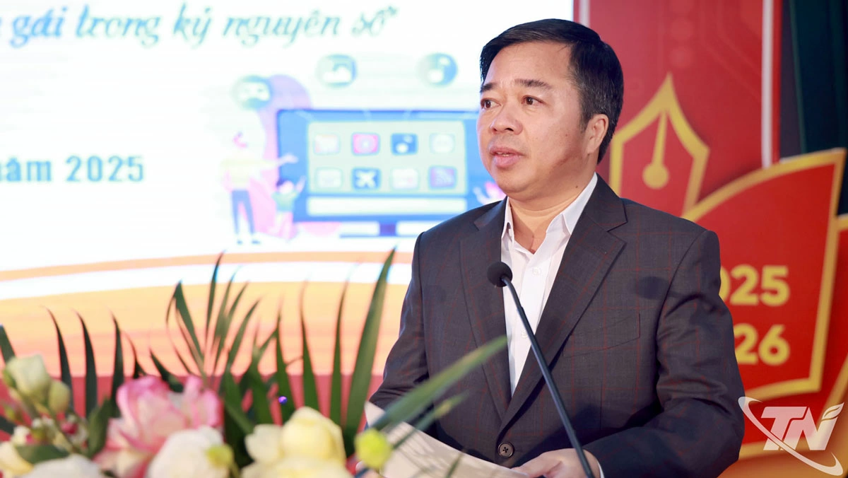 Đồng chí Bùi Văn Lương, Ủy viên Ban Thường vụ Tỉnh ủy, Phó Chủ tịch UBND tỉnh, phát biểu tại Lễ phát động