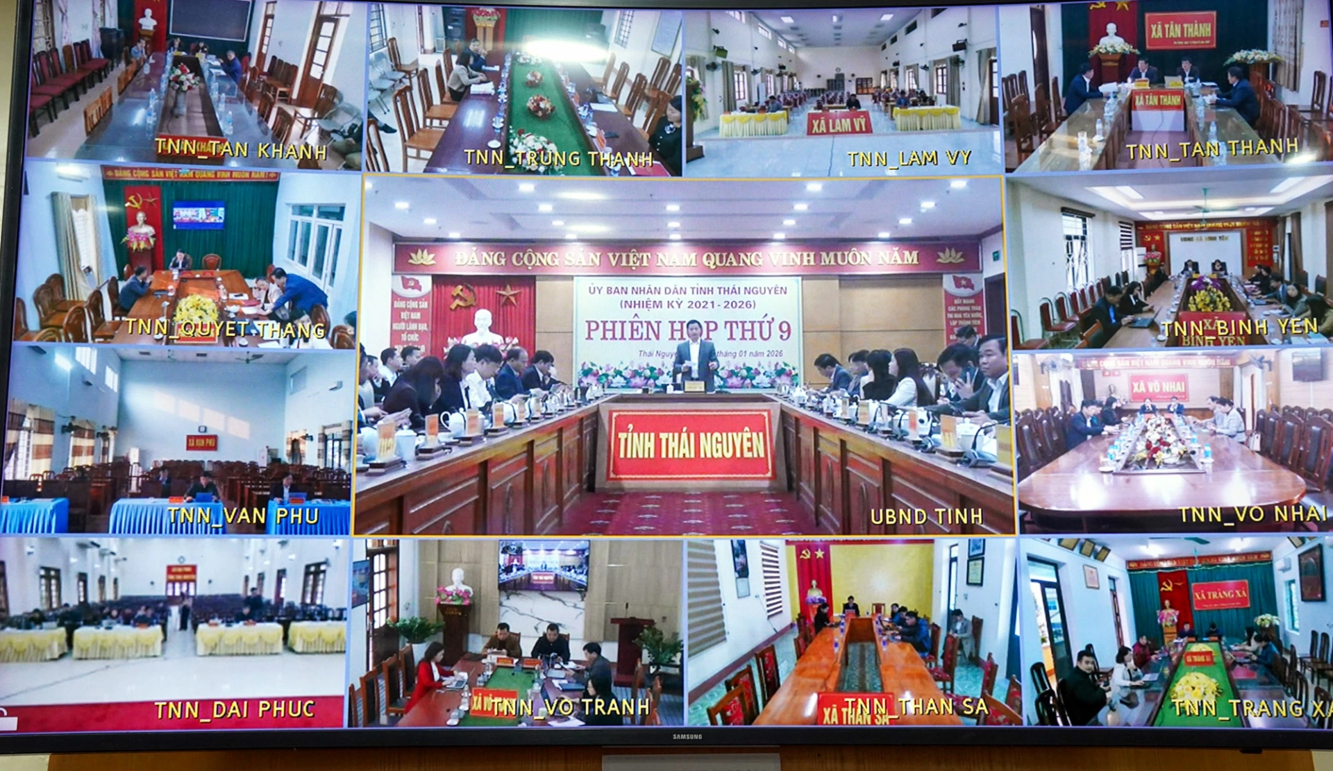 Phiên họp được kết nối trực tuyến đến các xã, phường trên địa bàn tỉnh.