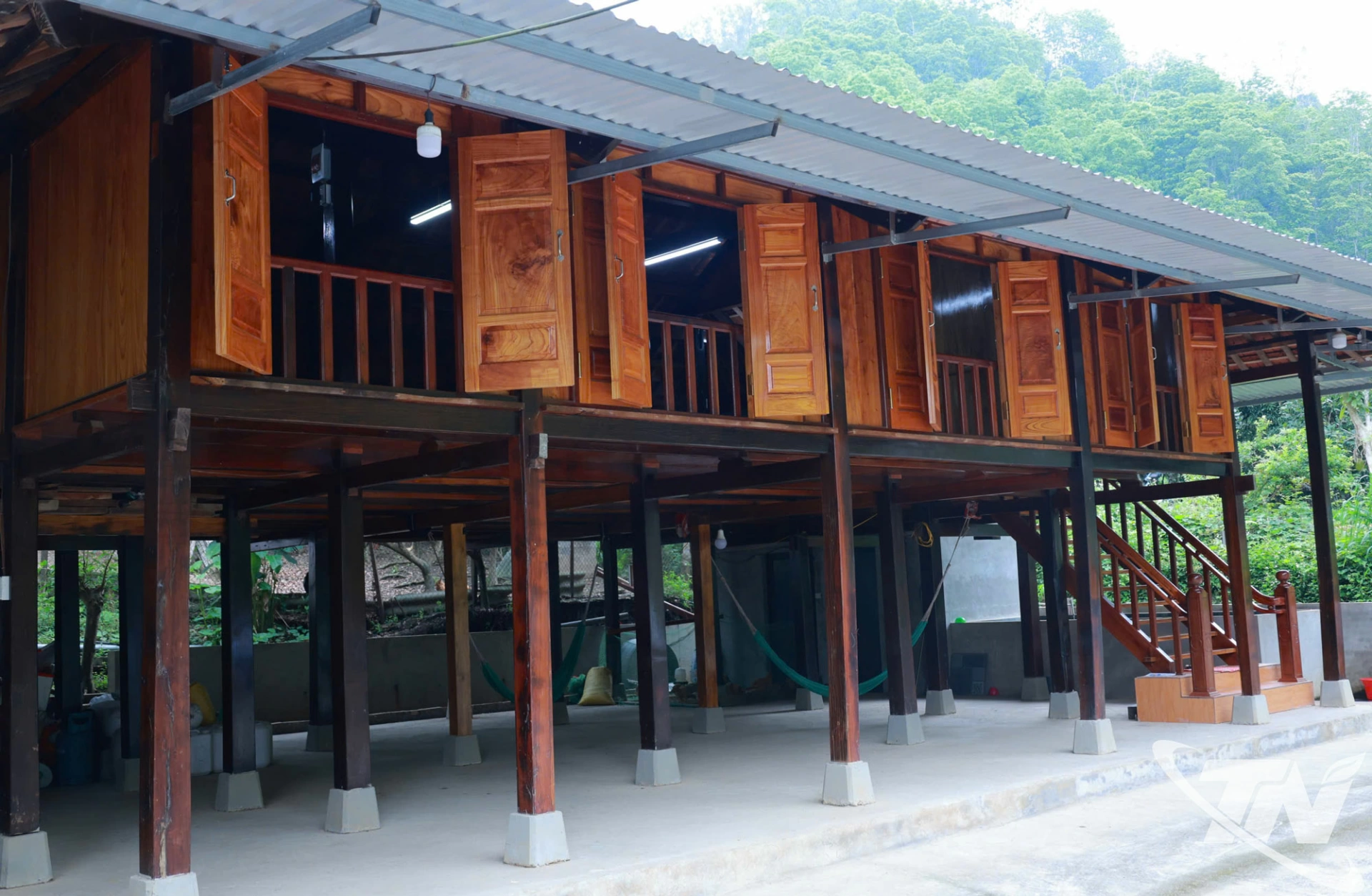 Một ngôi nhà sàn của người Tày ở thôn Khuân Bang, xã Chợ Mới