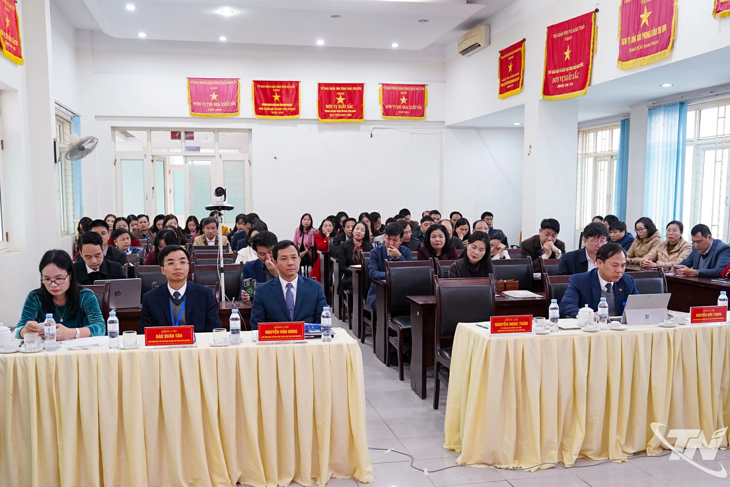 Các đại biểu dự Hội nghị.