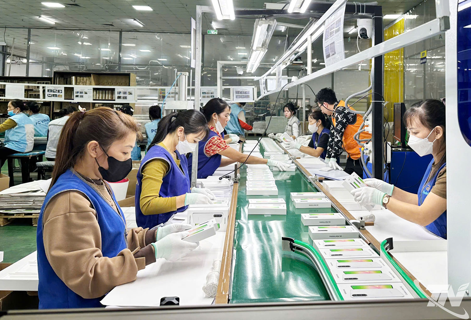 Sản xuất vỏ bao bì điện thoại tại Công ty TNHH Doosun Việt Nam, Cụm công nghiệp Nguyên Gon   (phường Sông Công).