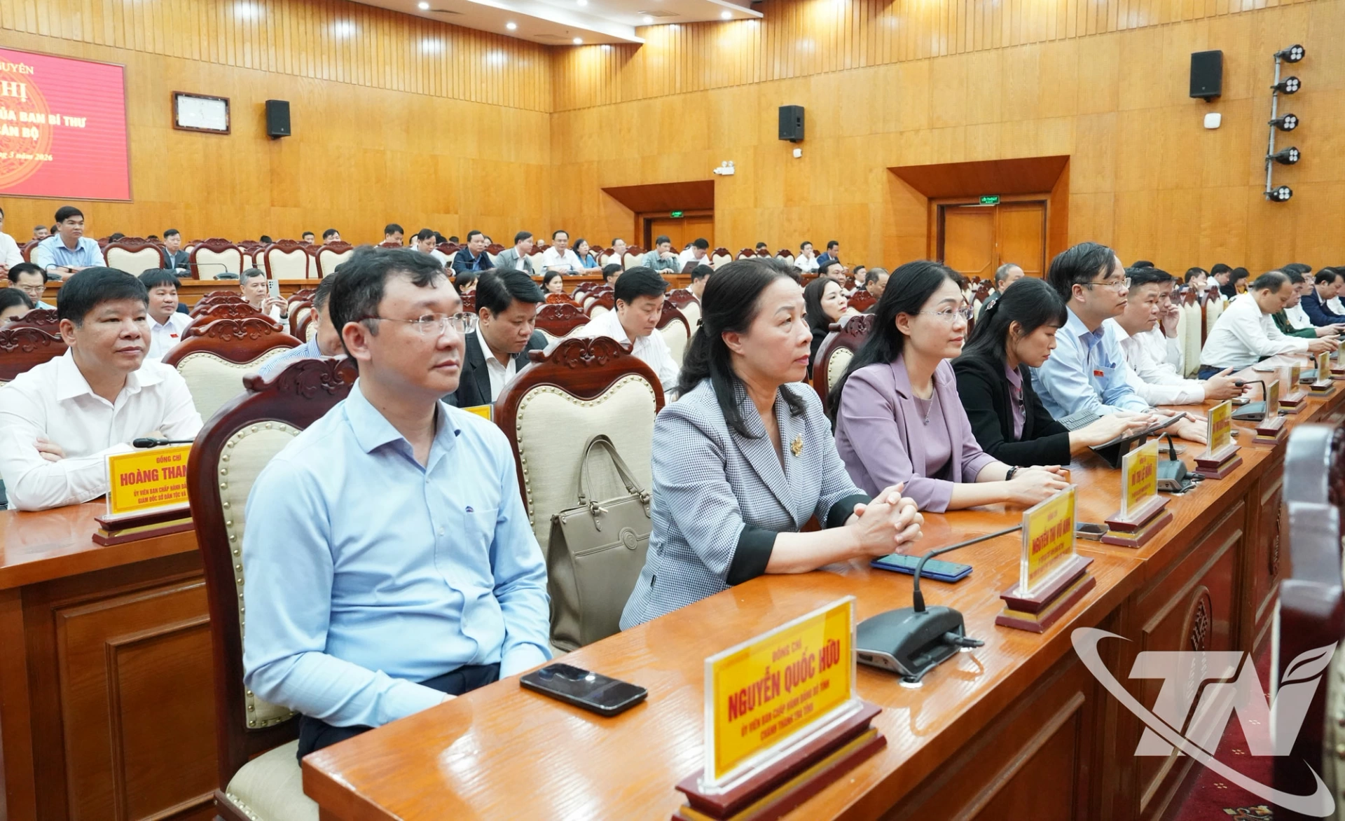 Các đại biểu tham dự Hội nghị cán bộ chủ chốt của tỉnh để tiến hành các quy trình về công tác cán bộ.