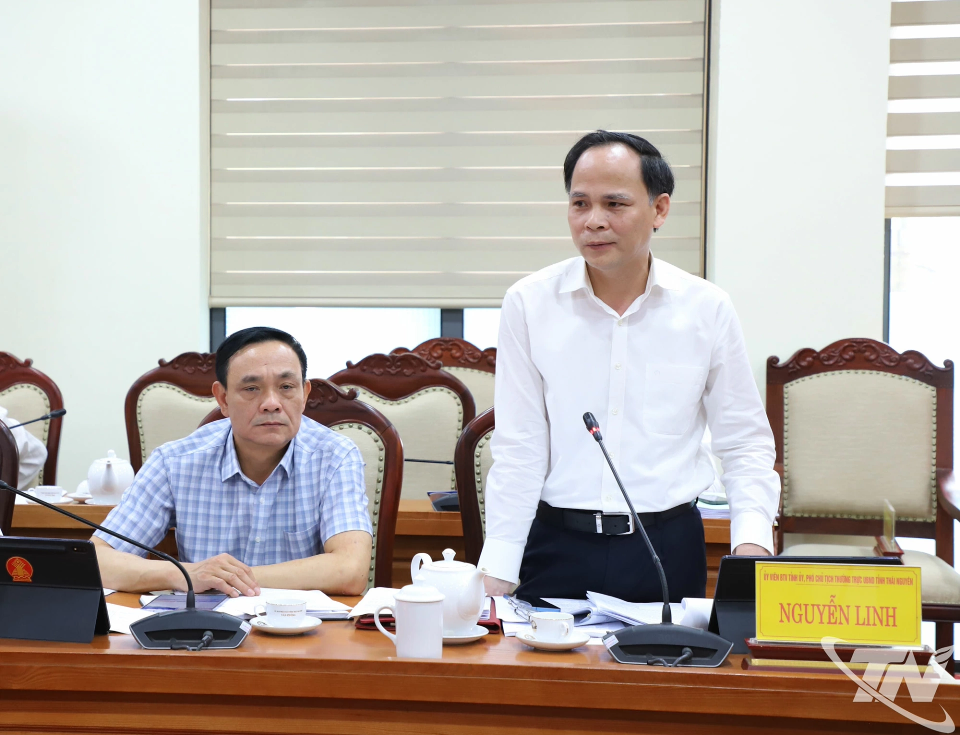 Các đại biểu thảo luận tại Hội nghị.