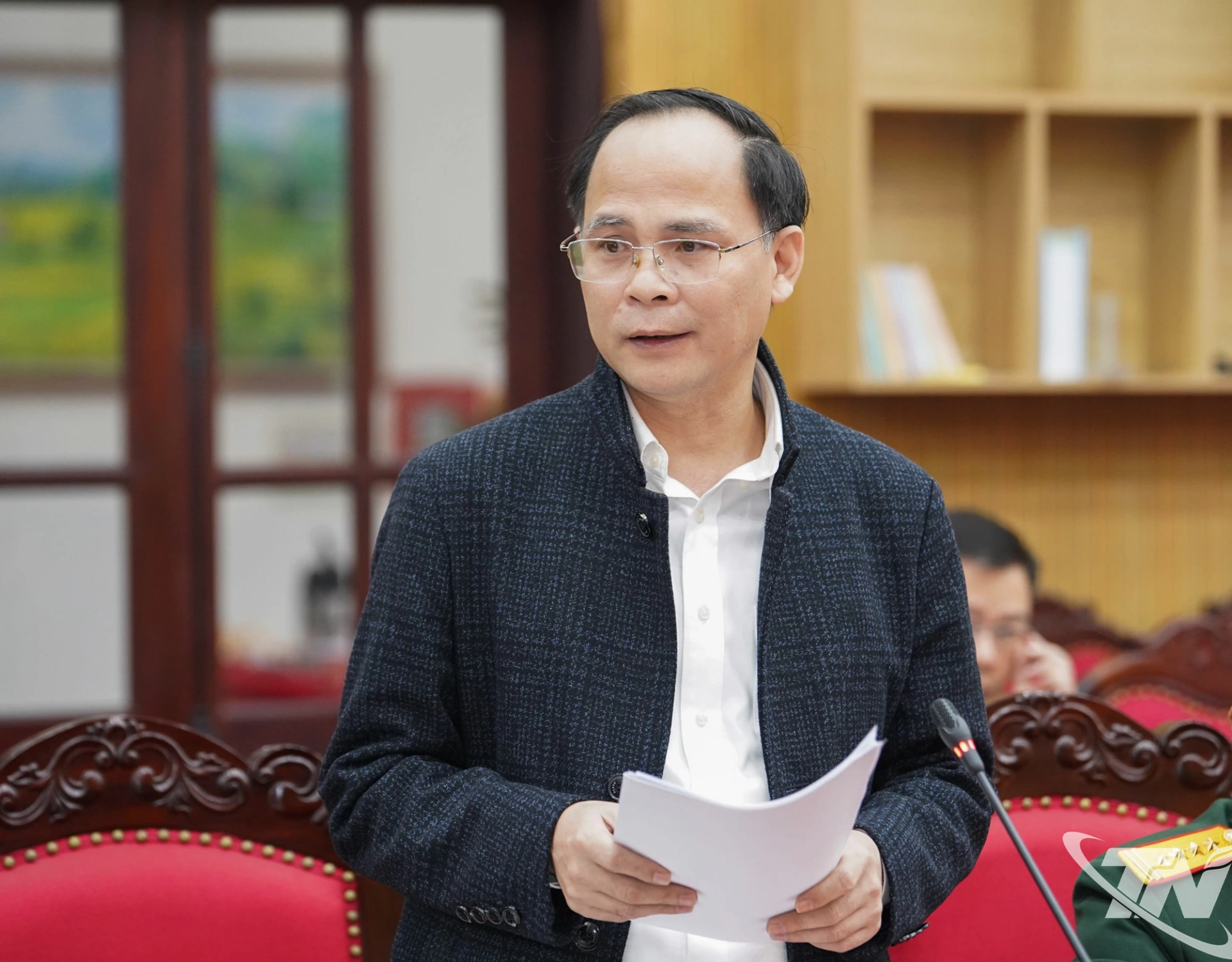 Đồng ch&iacute; Ph&oacute; Chủ tịch UBND tỉnh Nguyễn Linh b&aacute;o c&aacute;o c&ocirc;ng t&aacute;c r&agrave; so&aacute;t tổng thể c&aacute;c nội dung điều chỉnh Quy hoạch tỉnh Th&aacute;i Nguy&ecirc;n.