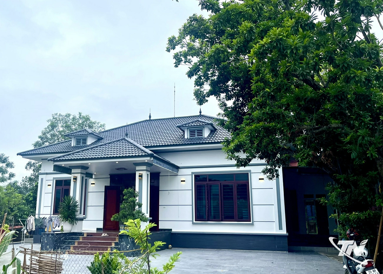 Mặc dù phải thực hiện giải phóng mặt bằng dỡ bỏ ngôi nhà mới xây cho dự án Khu công nghiệp Tây Phổ Yên nhưng gia đình anh Nguyễn Văn Chiến đồng thuận nhất trí cao.