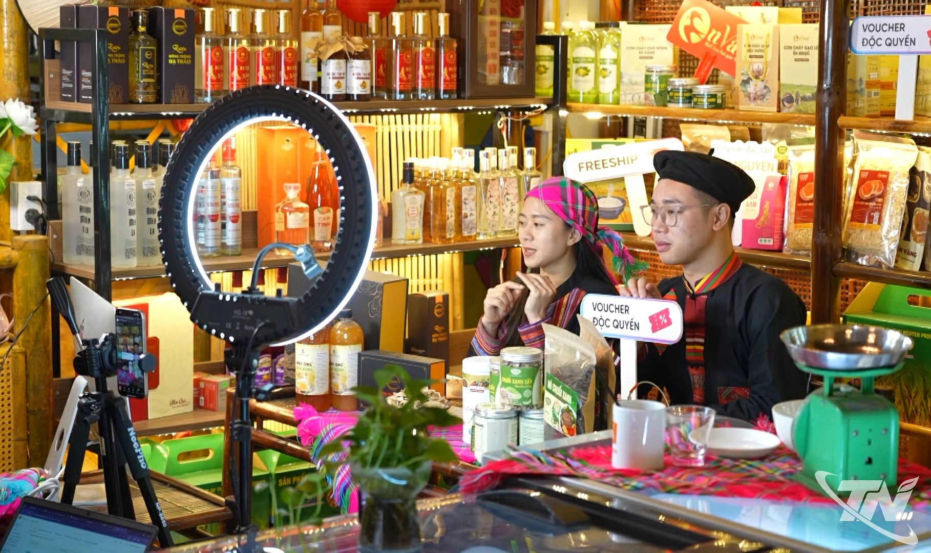 Một phiên livestream bán hàng nông sản Thái Nguyên.