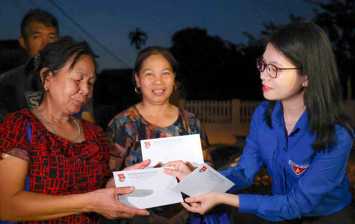 đồng chí Phạm Thị Thu Hiền, Phó Chủ tịch Uỷ ban MTTQ tỉnh, Bí thư Tỉnh đoàn