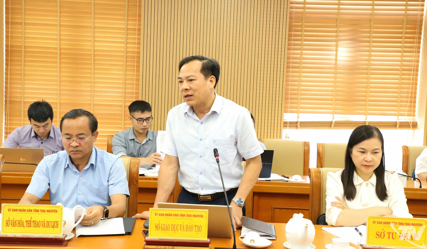 Đại biểu thảo luận tại Hội nghị.  