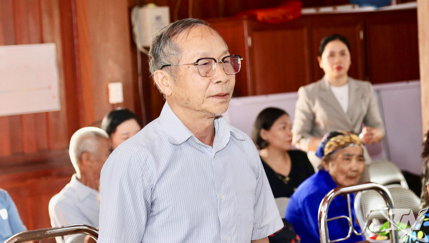 Cử tri xã Hợp Thành phát biểu ý kiến tại Hội nghị.