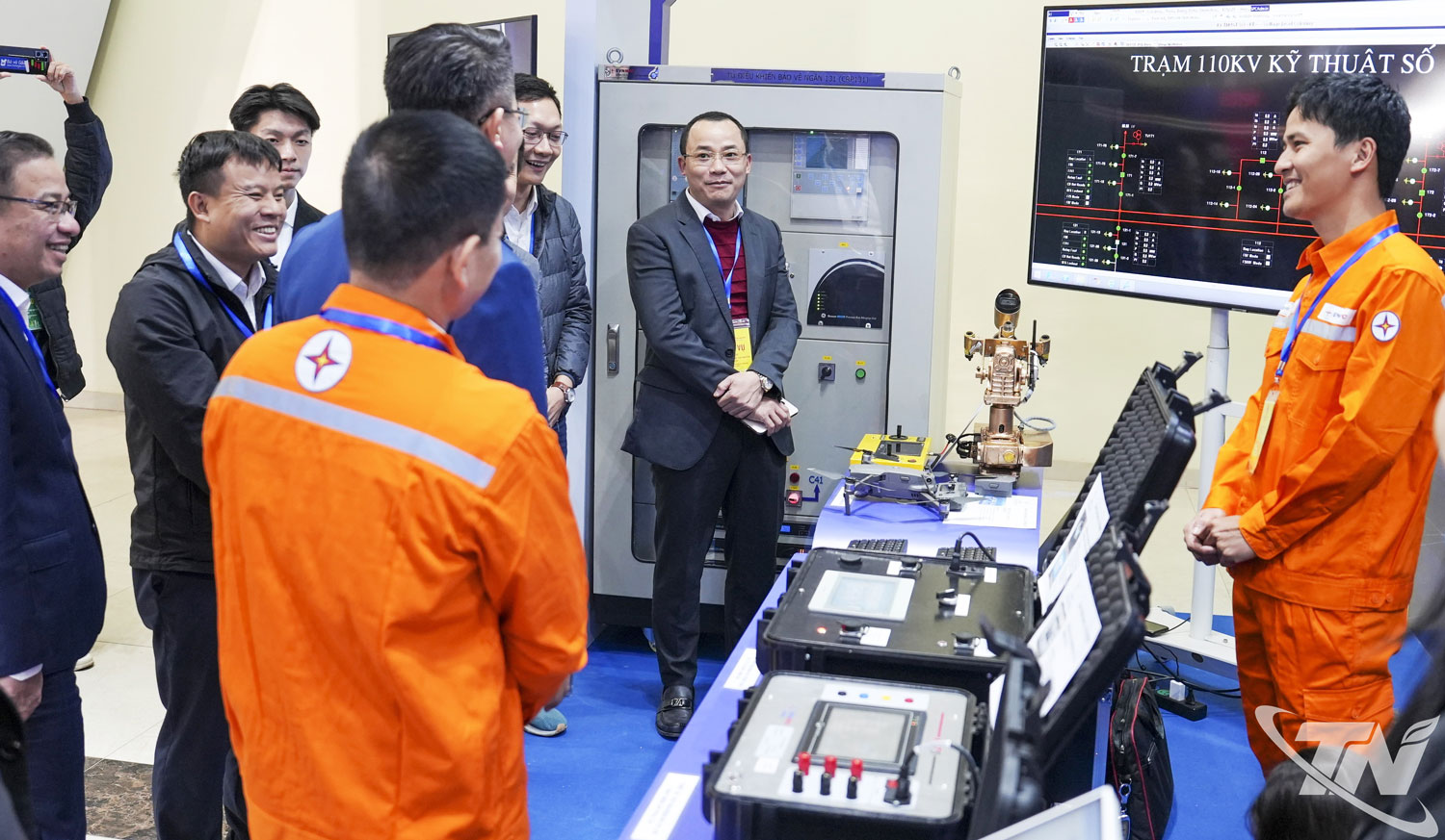 Trong khu&ocirc;n khổ Hội nghị x&uacute;c tiến đầu tư tỉnh Th&aacute;i Nguy&ecirc;n năm 2026, C&ocirc;ng ty Điện lực Th&aacute;i Nguy&ecirc;n tham gia trưng b&agrave;y, giới thiệu c&aacute;c sản phẩm, giải ph&aacute;p khoa học - c&ocirc;ng nghệ ti&ecirc;u biểu của ng&agrave;nh Điện.