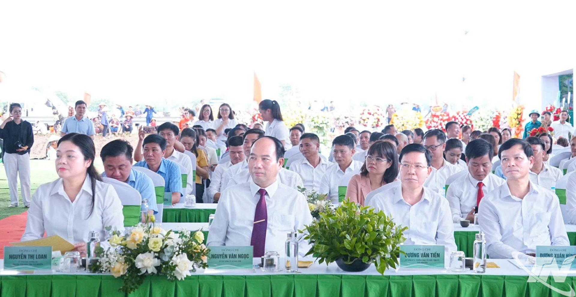 Các đại biểu dự Lễ khởi công.