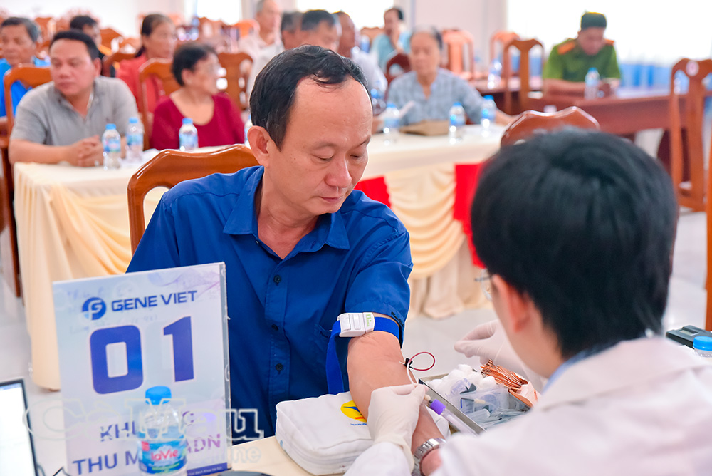 Mỗi mẫu ADN gửi gắm hy vọng của thân nhân liệt sĩ về ngày đoàn tụ.