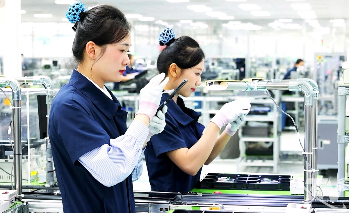  Công ty TNHH   Samsung   Electronics   Việt Nam Thái   Nguyên đóng   góp trên 90%   giá trị sản xuất   công nghiệp   của khối doanh   nghiệp FDI   trên địa bàn   tỉnh