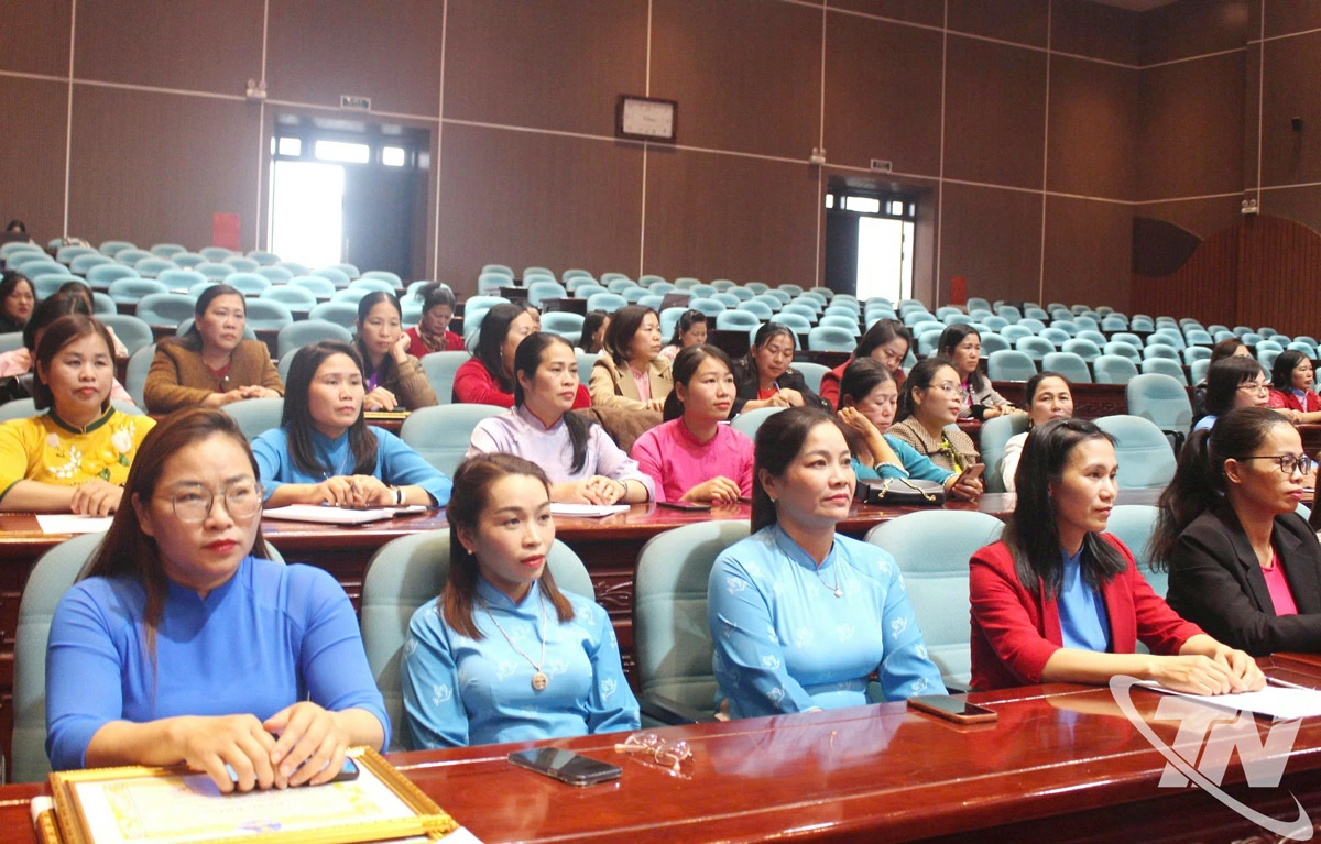 Đại biểu tham dự Hội nghị.