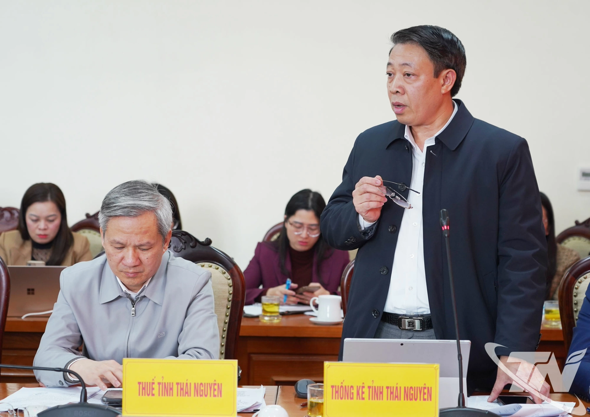 L&atilde;nh đạo c&aacute;c sở, ng&agrave;nh ph&aacute;t biểu.