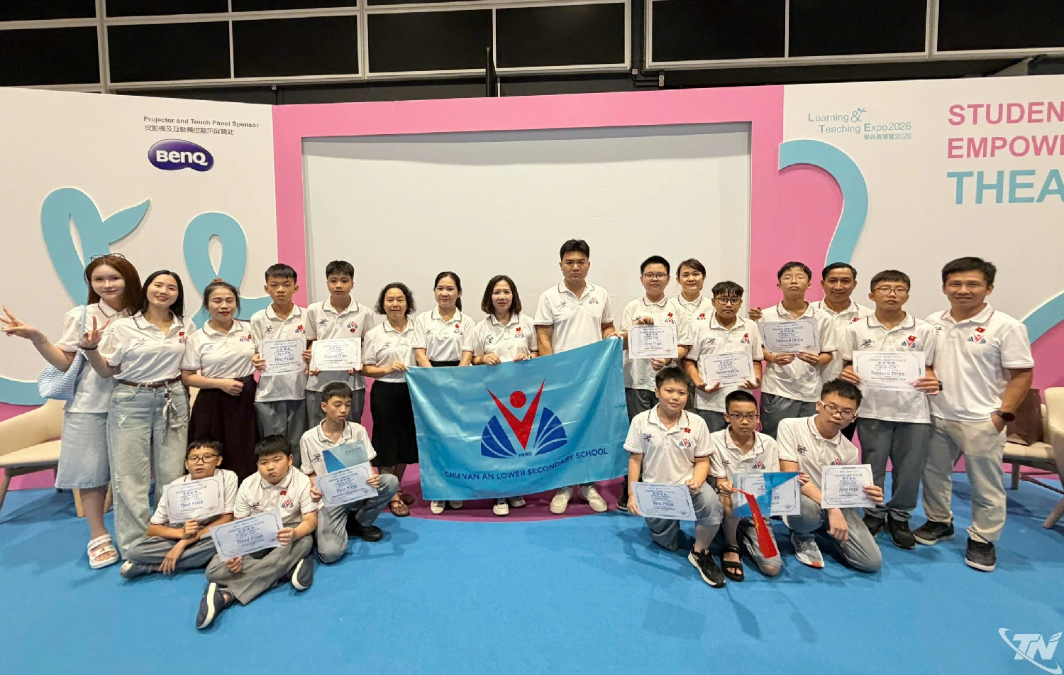 3 đội tuyển của Trường THCS Chu Văn An được vinh danh ở nhóm First Prize (nhóm giải cao) và tiến vào vòng tứ kết của cuộc thi.