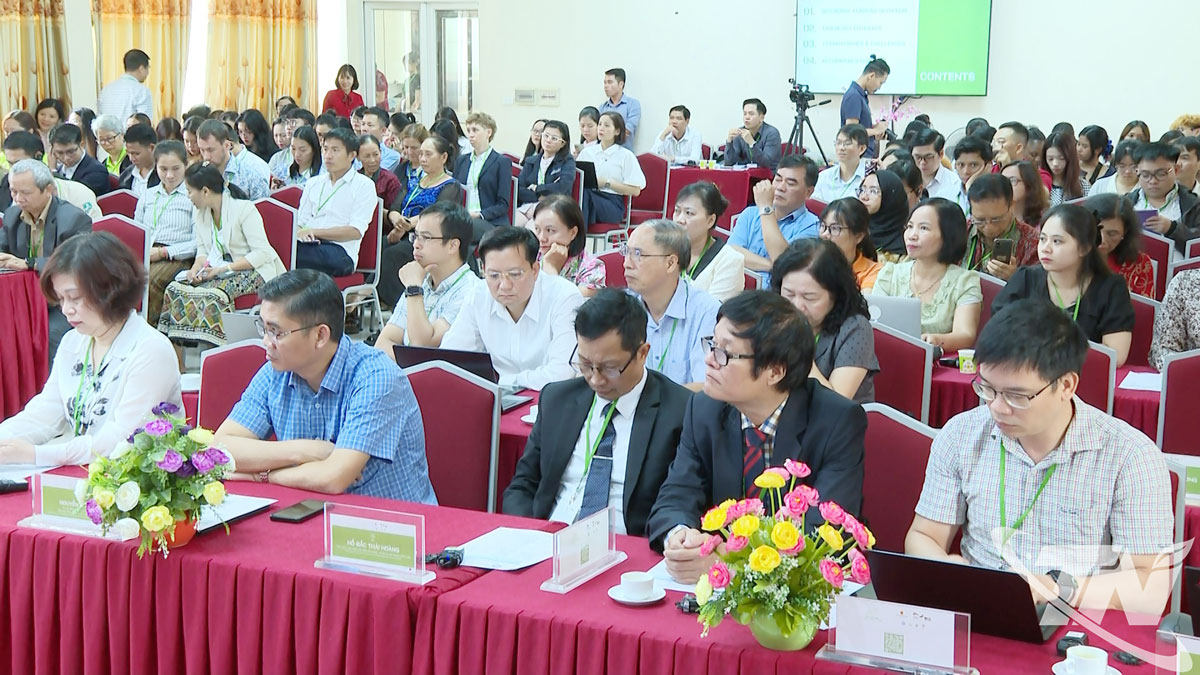 Các đại biểu dự Hội nghị.