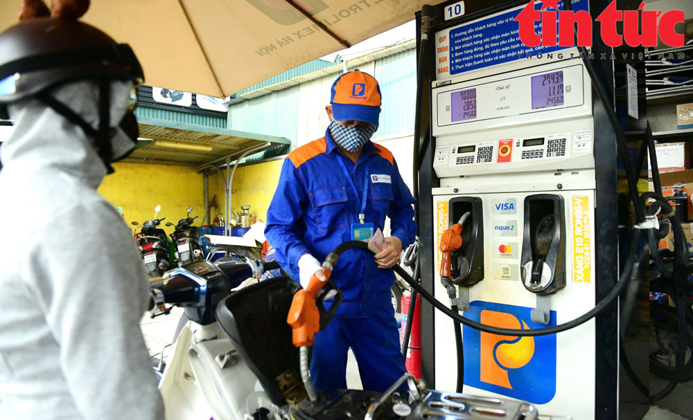 Giá xăng dầu được điều chỉnh từ 15 giờ ngày 18/6.