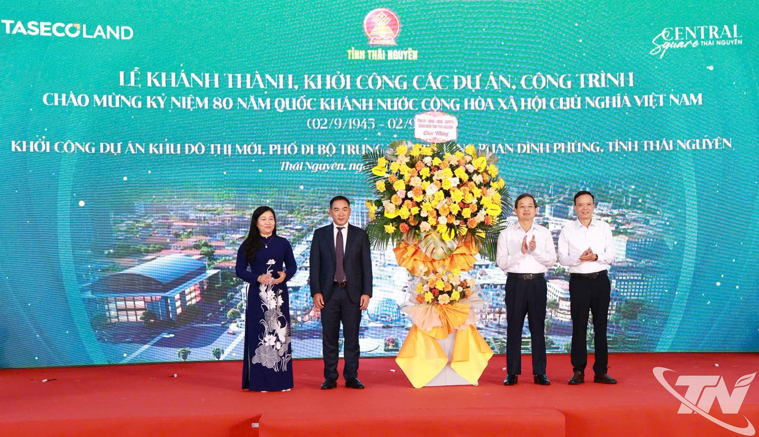 Đồng chí Chủ tịch UBND tỉnh Phạm Hoàng Sơn