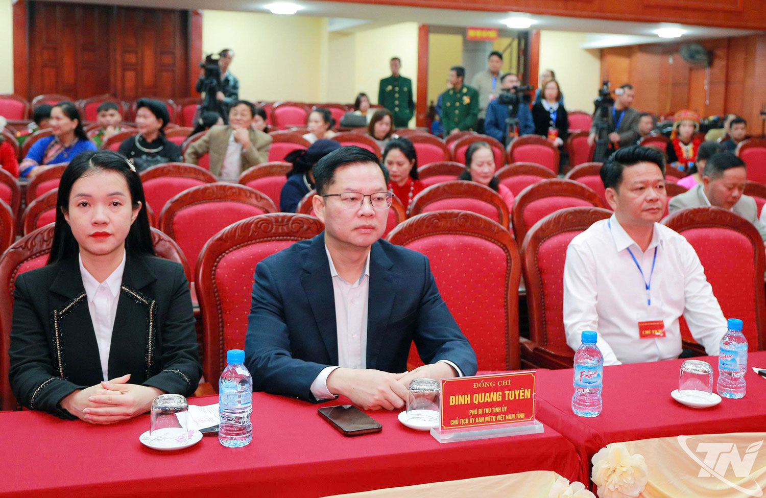 Đồng chí Đinh Quang Tuyên, Phó Bí thư Tỉnh uỷ, Chủ tịch Ủy ban MTTQ tỉnh dự Lễ khai mạc Ngày bầu cử tại khu vực bỏ phiếu số 7, phường Bắc Kạn.