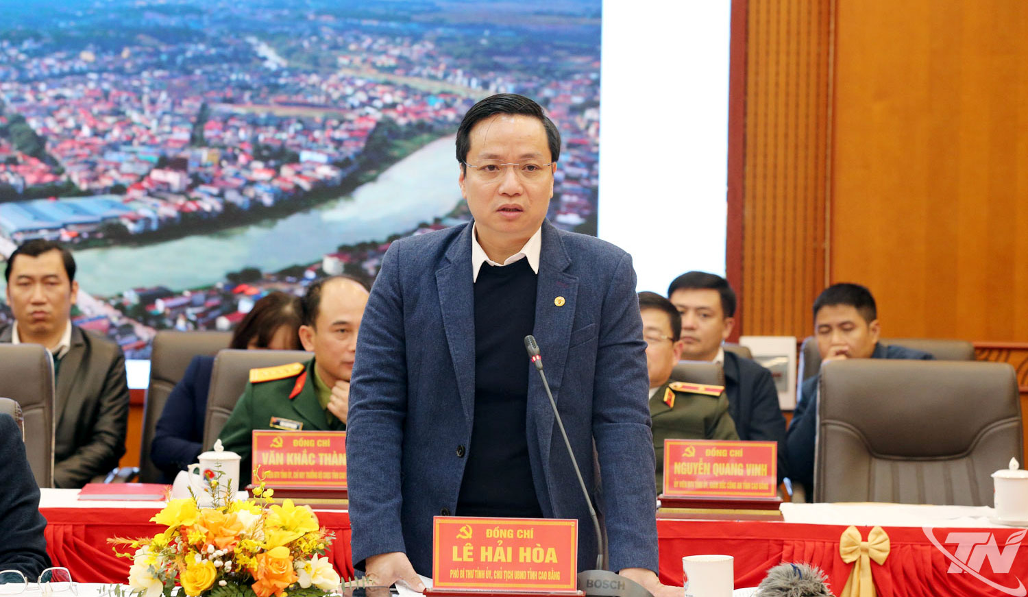 Đồng ch&iacute; Chủ tịch UBND tỉnh Cao Bằng L&ecirc; Hải H&ograve;a ph&aacute;t biểu tại Hội nghị.