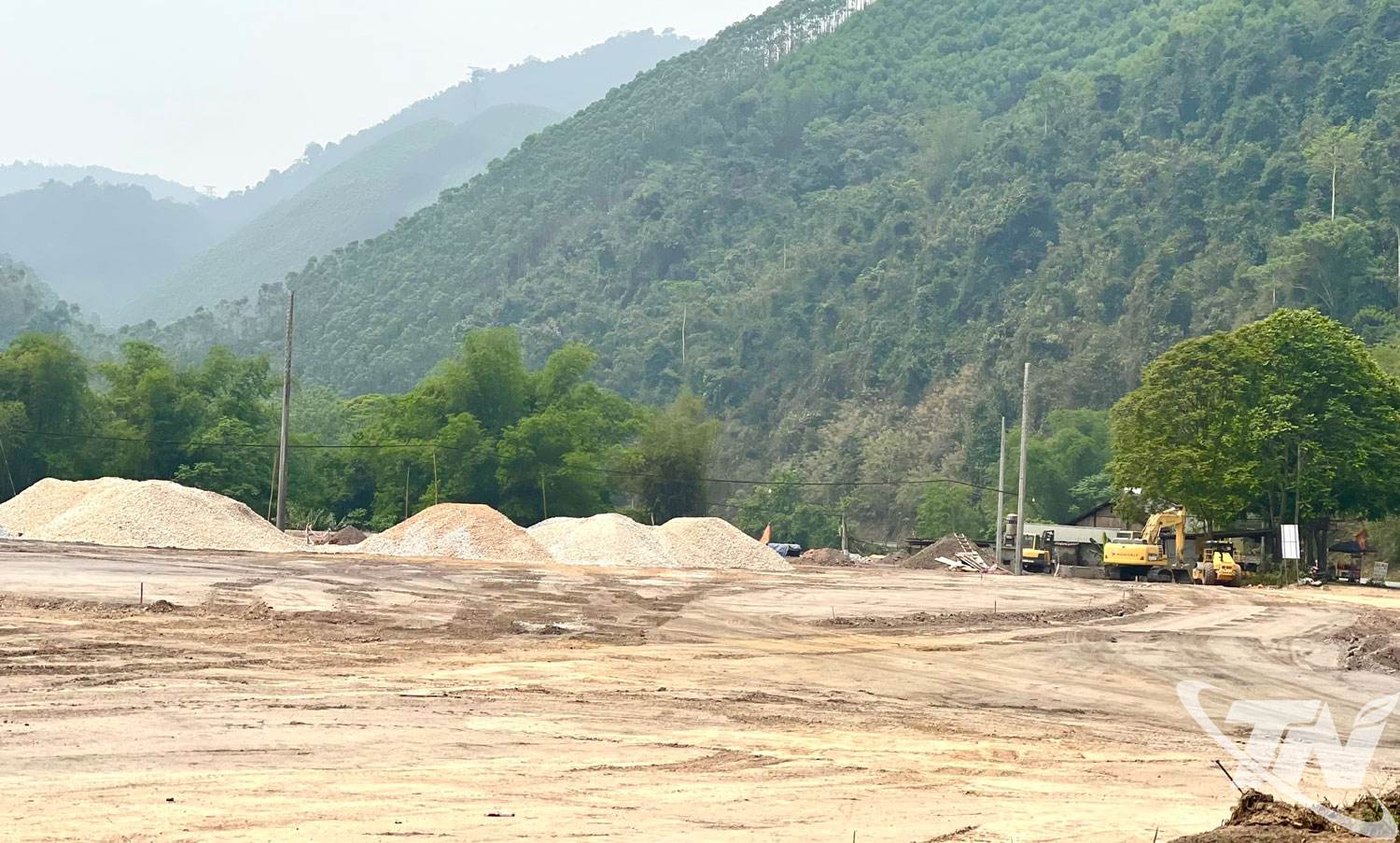 Khu tái định cư Bản Áng, xã Thanh Thịnh, có diện tích 5ha đã hoàn thành, bảo đảm bố trí chỗ ở cho 38 hộ dân thuộc diện giải phóng mặt bằng phục vụ Dự án cao tốc Chợ Mới - Bắc Kạn.