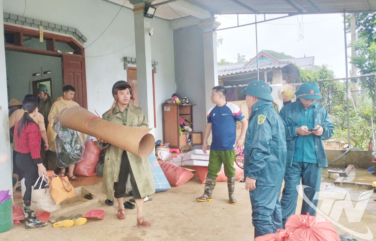 Di dời khẩn cấp hộ gia đình bà Lý Thị Thùy.