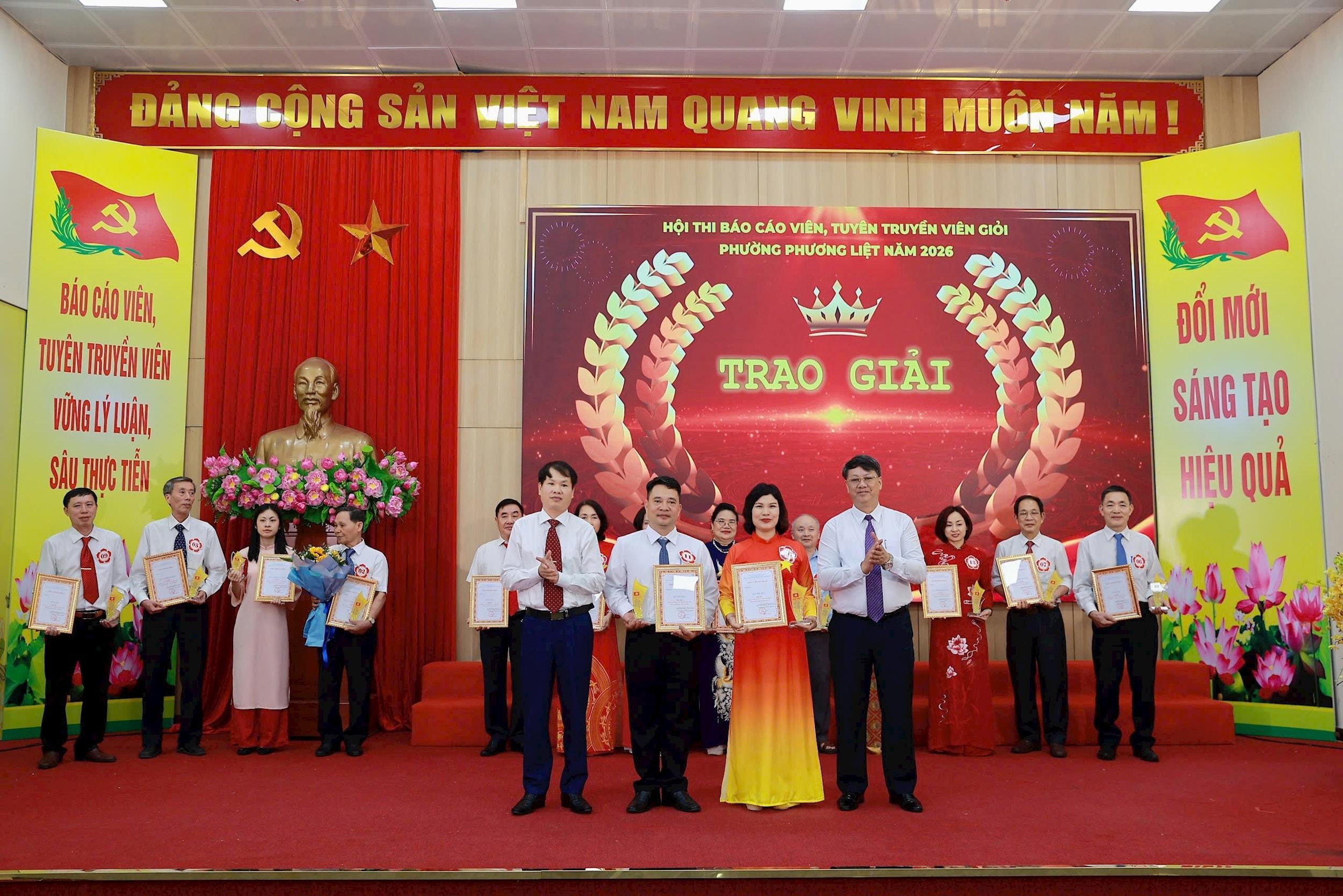 nhat.jpg