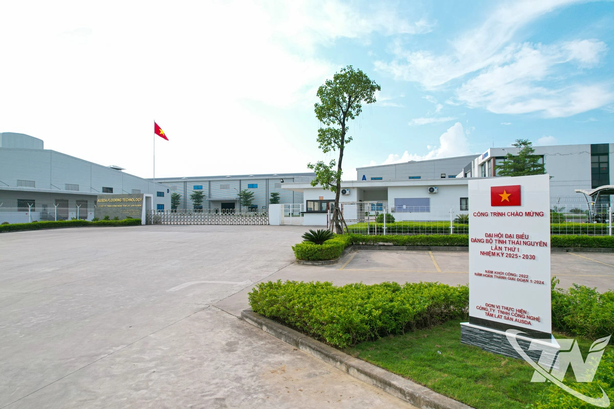  Các khu, cụm công nghiệp trên địa bàn tỉnh   tiếp tục thu hút nhiều doanh nghiệp trong   và ngoài nước đầu tư phát triển sản xuất.  