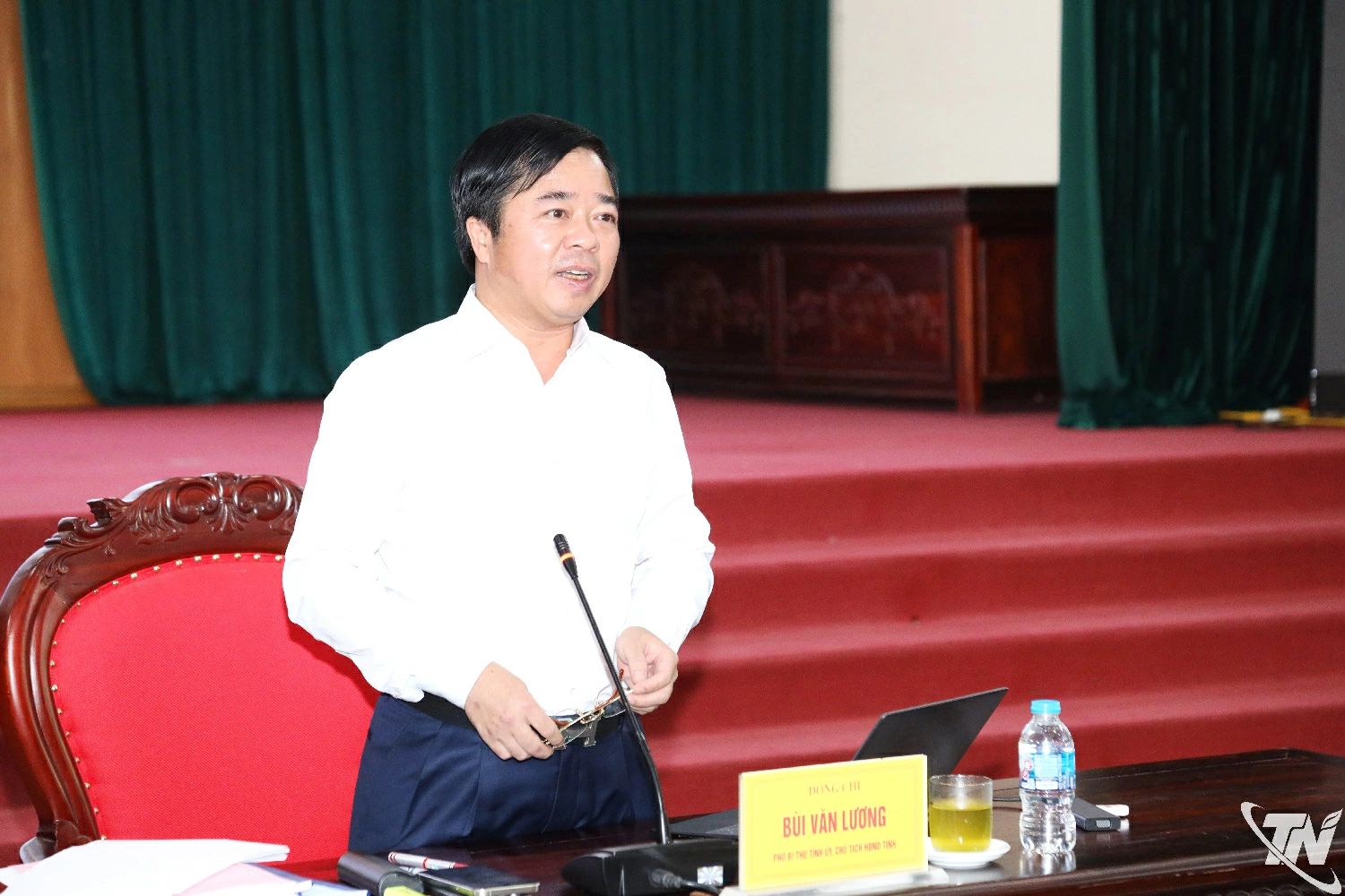 Đồng chí Bùi Văn Lương kết luận Hội nghị.