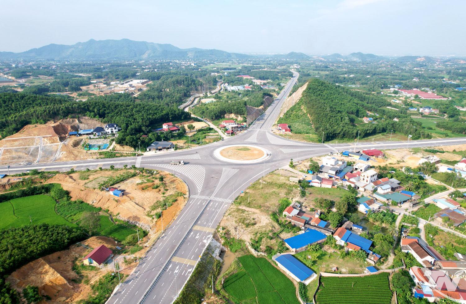 Sáng 19-8, tuyến đường liên kết, kết nối các tỉnh Thái Nguyên - Bắc Ninh - Phú Thọ đoạn qua địa bàn tỉnh Thái Nguyên sẽ được khánh thành, chính thức đưa vào sử dụng.