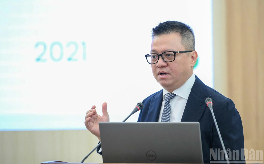 Đồng chí Lê Quốc Minh, Tổng Biên tập Báo Nhân Dân, phát biểu tại buổi Lễ.