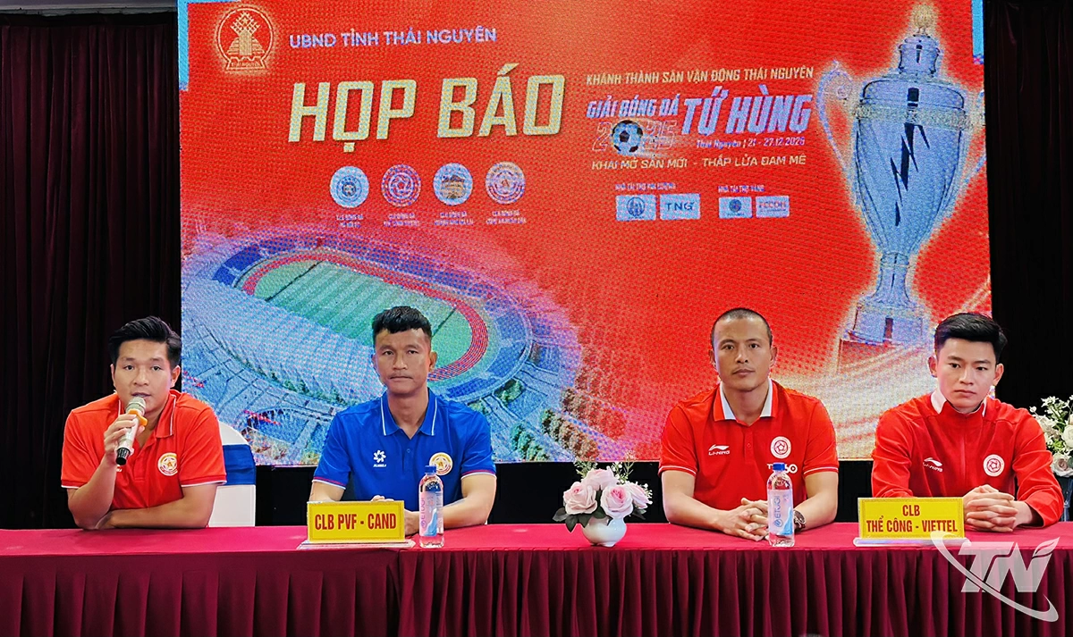 Đại diện c&aacute;c đội chia sẻ tại buổi họp b&aacute;o.