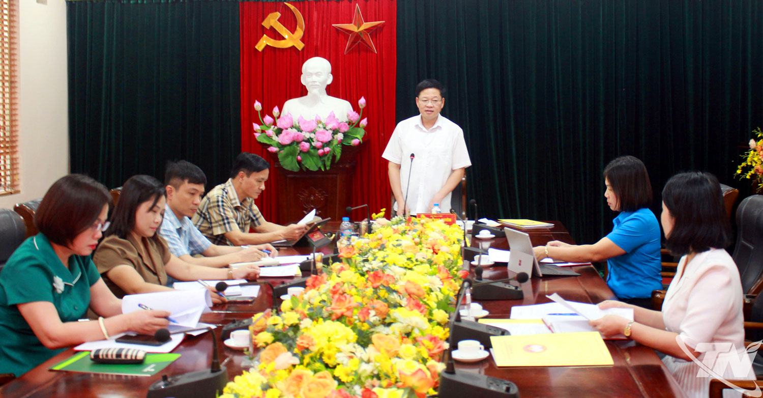 Đồng chí Đinh Quang Tuyên, Phó Bí thư Tỉnh ủy, Bí thư Đảng ủy, Chủ tịch Ủy ban MTTQ Việt Nam tỉnh Thái Nguyên phát biểu tại Hội nghị.