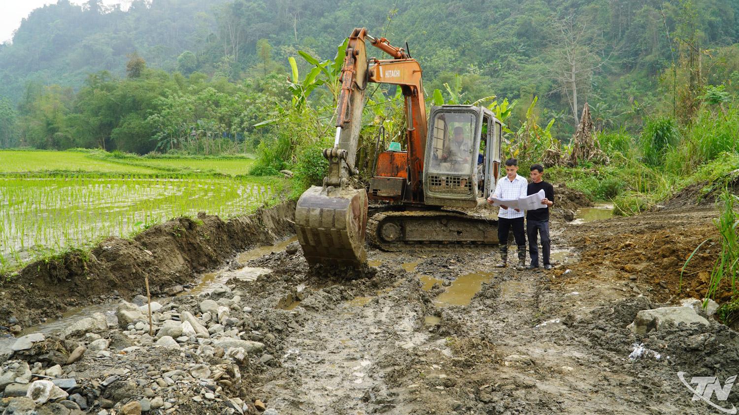 Công trình kè bảo vệ cánh đồng thôn Bản Diếu, xã Chợ Đồn được đẩy nhanh tiến độ ngay từ đầu năm 2026.