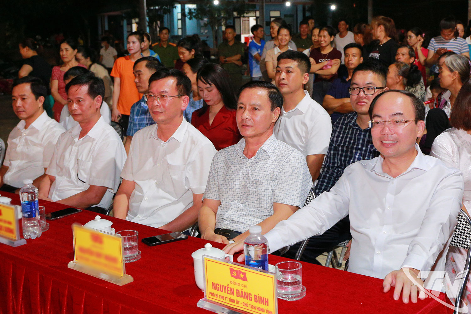 Đồng chí Nguyễn Đăng Bình và các đại biểu dự Chương trình.