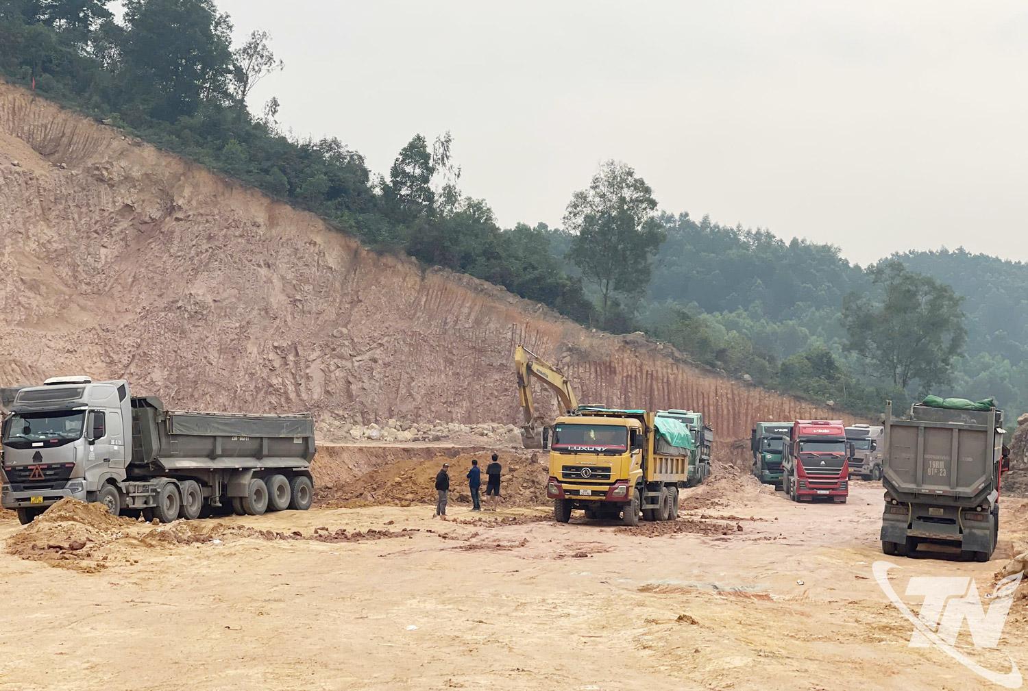 Công ty TNHH Một thành viên Trọng Khôi giảm 60% lượng xe vận chuyển   đất, chủ động thích ứng để tiết giảm chi phí.