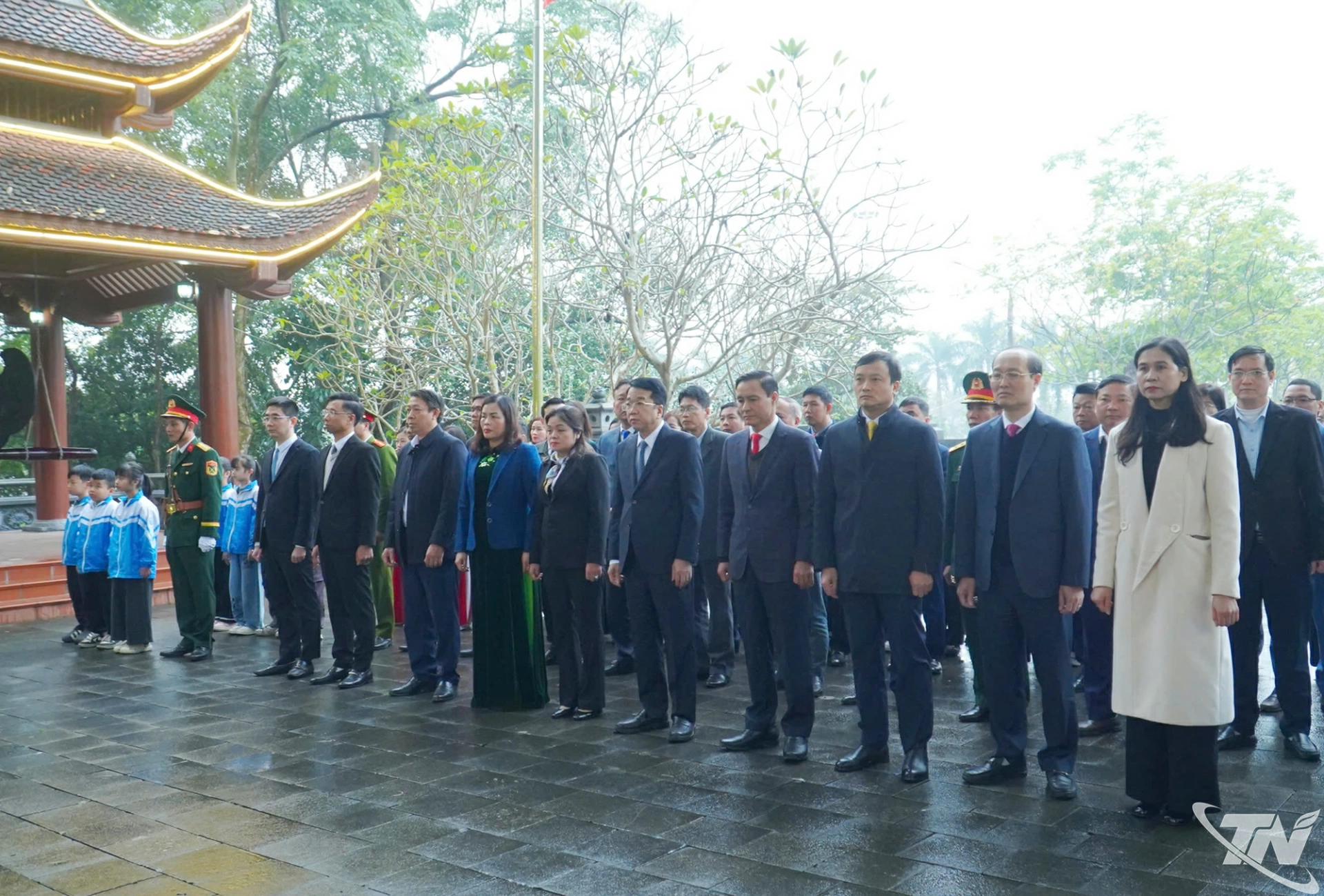 Đoàn lãnh đạo tỉnh Thái Nguyên dâng hương tại Khu di tích lịch sử Quốc gia 27/7