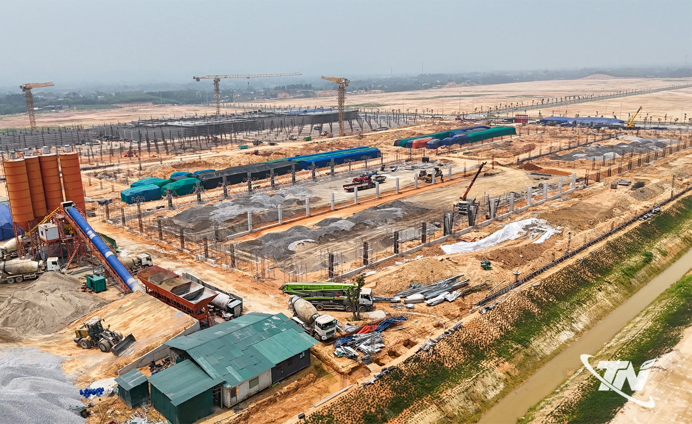 Toàn tỉnh đang triển khai giải phóng trên 2.700 ha đất, xây dựng 31 khu   tái định cư, với tổng nguồn lực khoảng 10.000 tỷ đồng.