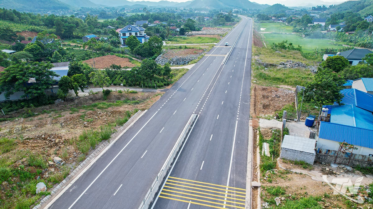 Tuyến đường không chỉ mang ý nghĩa kết nối giao thông mà còn là đòn bẩy quan trọng giúp khai thác quỹ đất hiệu quả, thu hút đầu tư, phát triển công nghiệp, đô thị, du lịch, dịch vụ, kết nối Thái Nguyên với các địa phương khác trong vùng.