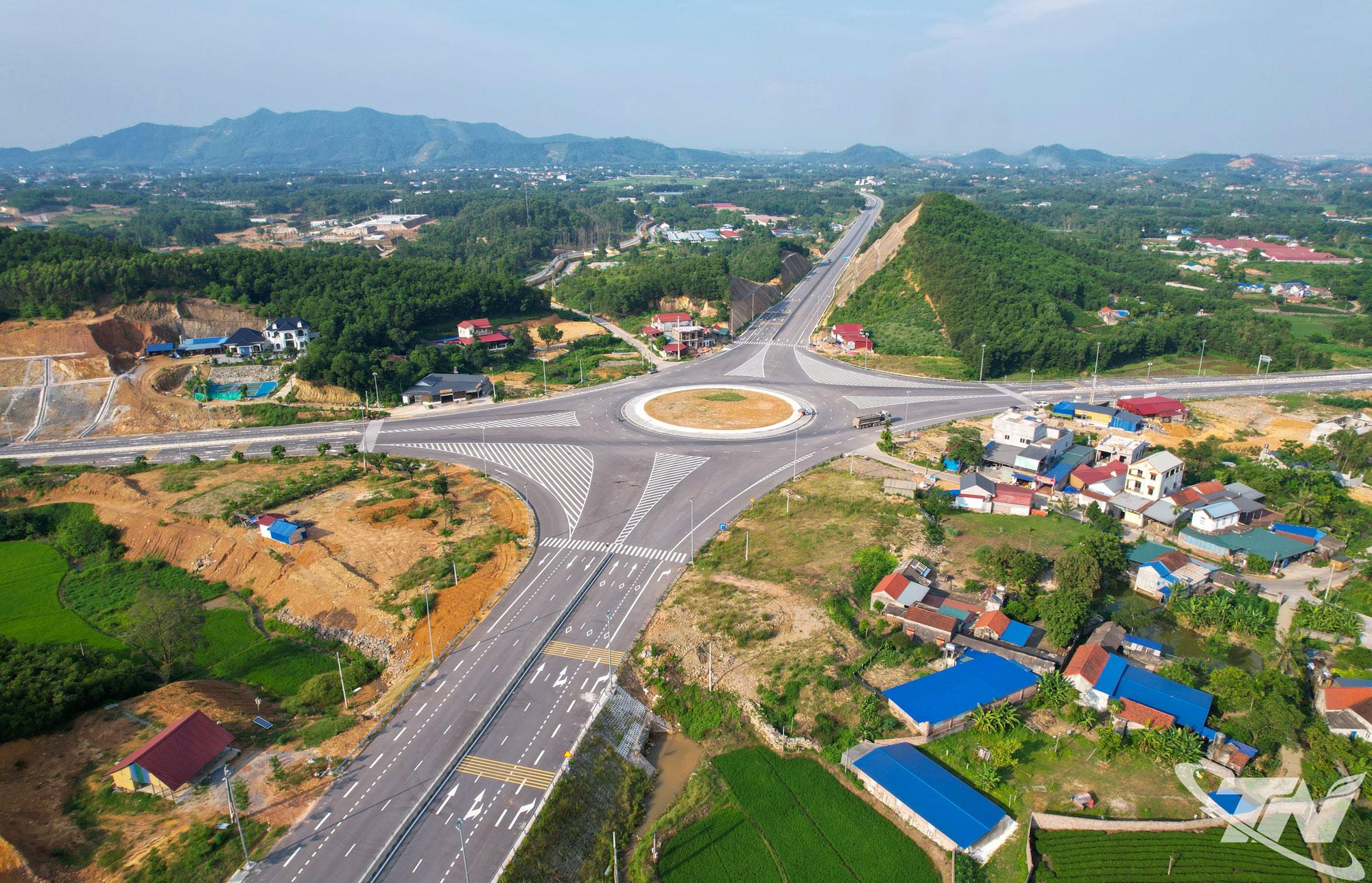 Một n&uacute;t giao tr&ecirc;n Tuyến đường li&ecirc;n kết, kết nối c&aacute;c tỉnh Th&aacute;i Nguy&ecirc;n, Bắc Ninh, Ph&uacute; Thọ.