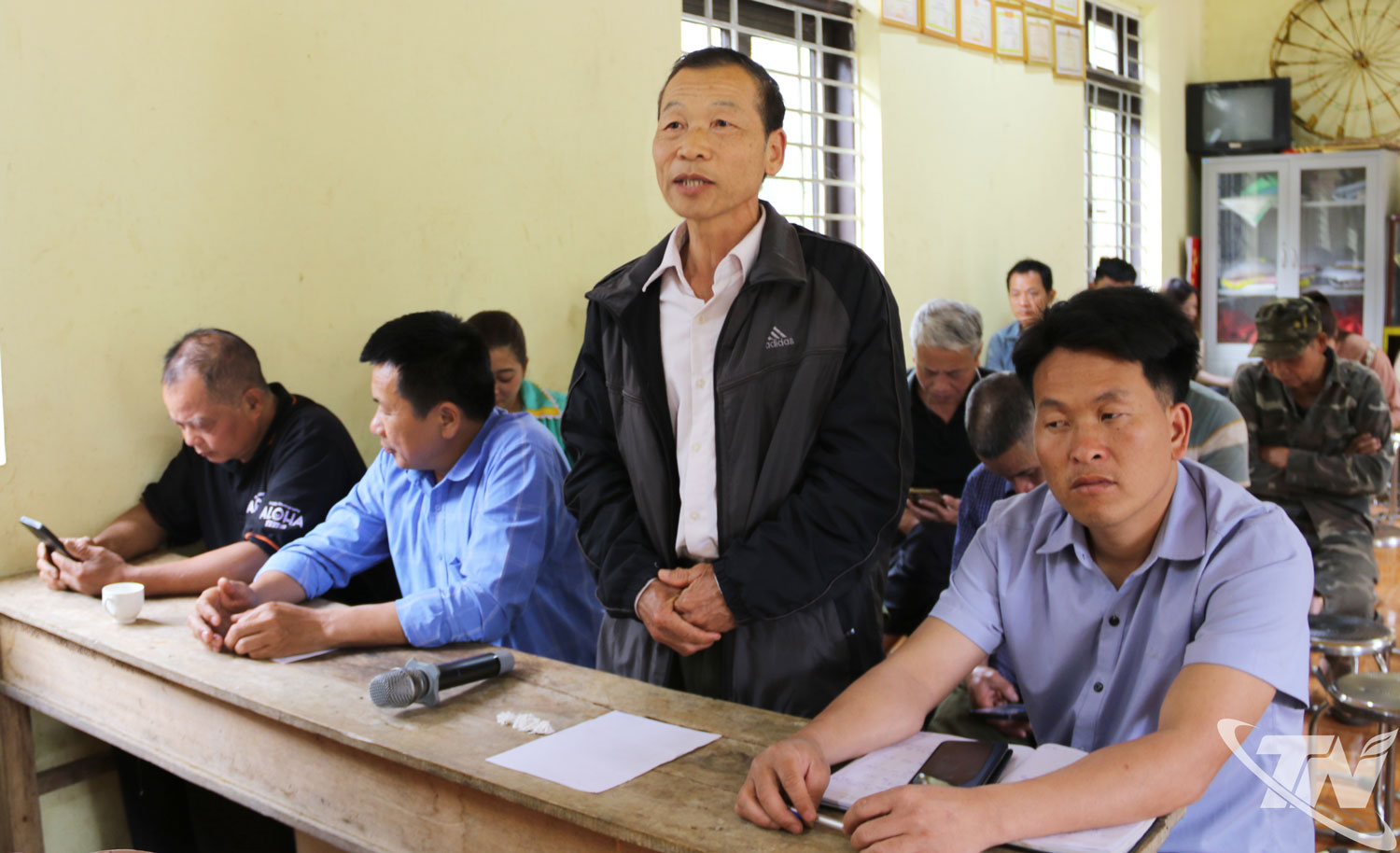 Cử tri xã Bằng Thành phát biểu ý kiến.