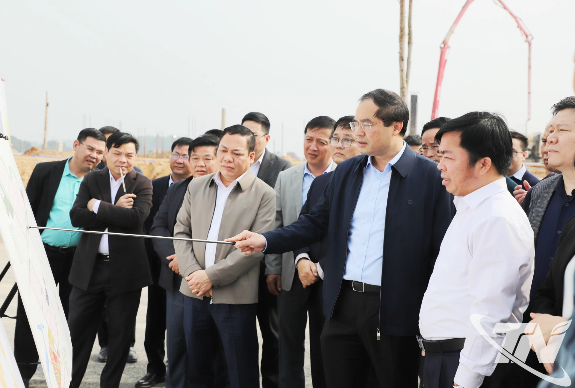 Đồng ch&iacute; B&iacute; thư Tỉnh ủy Trịnh Xu&acirc;n Trường kiểm tra c&ocirc;ng t&aacute;c bồi thường, t&aacute;i định cư phục vụ Dự &aacute;n Khu c&ocirc;ng nghiệp Y&ecirc;n B&igrave;nh 2, Y&ecirc;n B&igrave;nh 3.