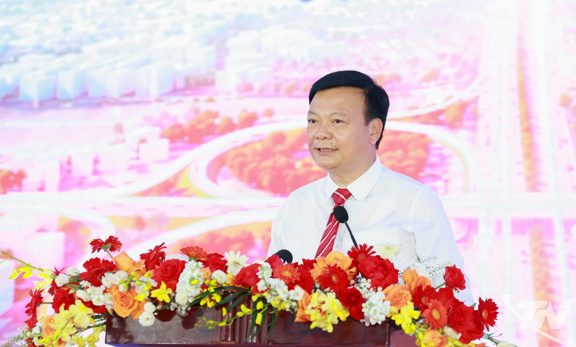 Đại diện chủ đầu tư Dự án phát biểu.