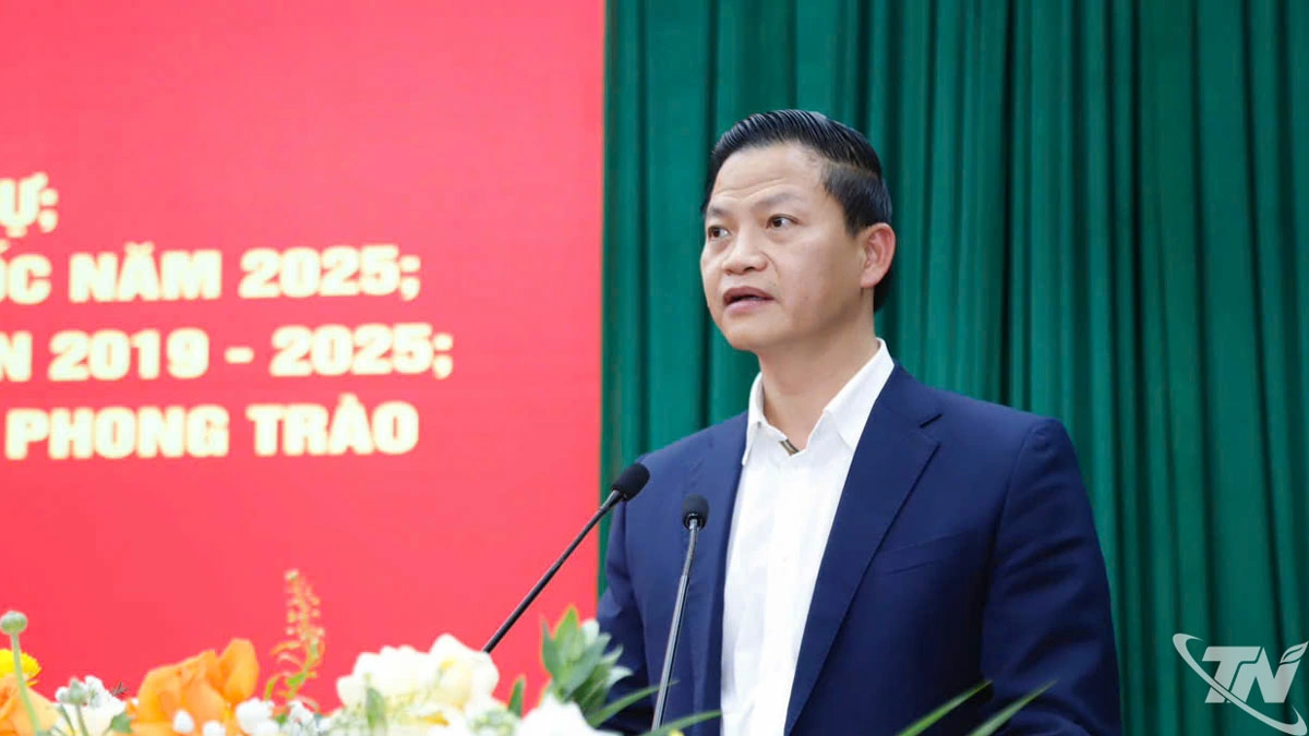 Đồng ch&iacute; Chủ tịch UBND tỉnh Vương Quốc Tuấn ph&aacute;t biểu chỉ đạo tại Hội nghị.