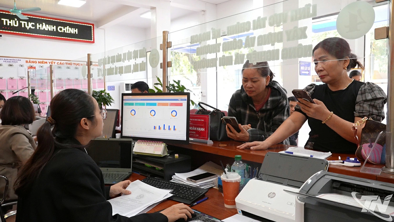 Đẩy mạnh số hóa hồ sơ, cung cấp dịch vụ công trực tuyến và nâng cao hiệu quả hoạt động của Trung tâm Phục vụ hành chính công giúp người dân, doanh nghiệp thực hiện thủ tục nhanh chóng, thuận tiện.