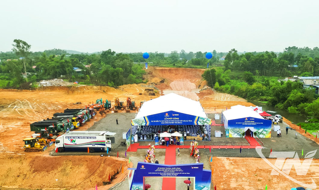 Việc thực hiện hai dự &aacute;n đầu tư x&acirc;y dựng, kinh doanh kết cấu hạ tầng Khu c&ocirc;ng nghiệp Y&ecirc;n B&igrave;nh 2   v&agrave; Khu c&ocirc;ng nghiệp Y&ecirc;n B&igrave;nh 3 được tỉnh Th&aacute;i Nguy&ecirc;n x&aacute;c định l&agrave; nhiệm vụ trọng t&acirc;m,    mang t&iacute;nh cấp b&aacute;ch.